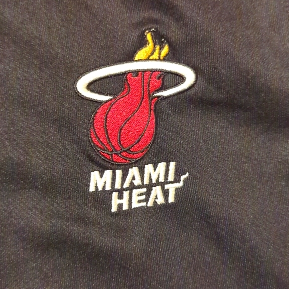 Miami Heat boys zip up jacket - Picture 6 of 12